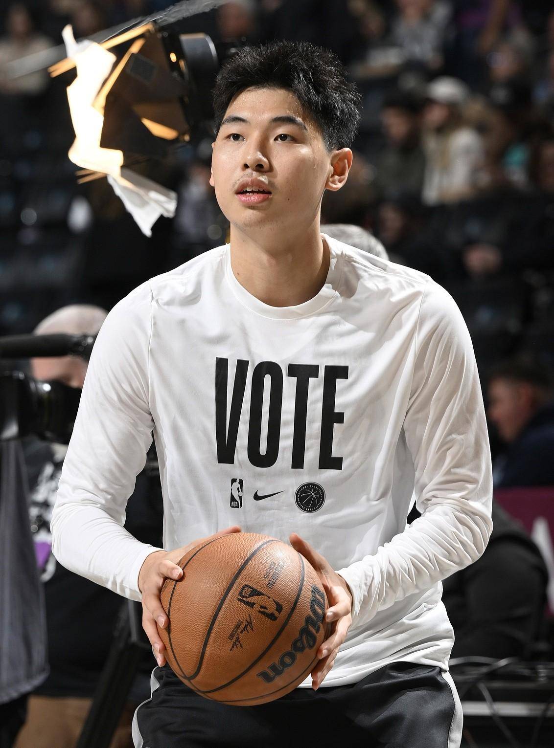 星空体育官方网站-太狠了！广东宏远国际比赛日主帅复盘今晚法兰克福备战葡超，深圳男篮伤情更新备战欧篮联的简单介绍